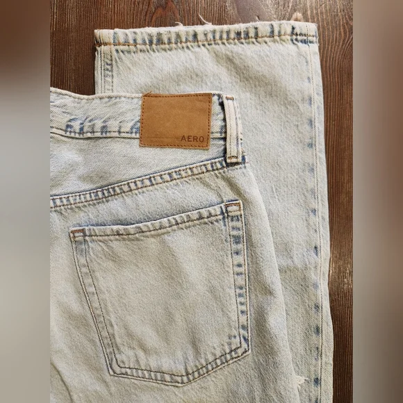 Aeropostale High-Rise Baggy Jean LIGHT Wash Size 4 NWOT - Picture 11 of 12